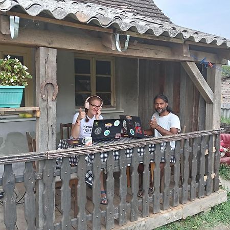 "Poetsko Cose" Nikole Tesle 86 Casa de hóspedes Morović Exterior foto